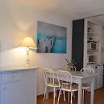 : Avec Piscine, Parking, Climatisation Et Terrasse - Fr-1-226-294 Apartman *