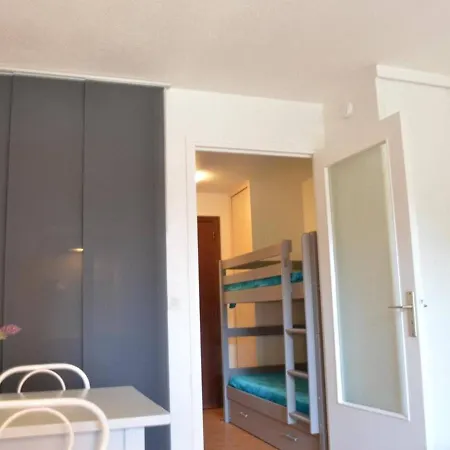 Апартаменти : Avec Piscine, Parking, Climatisation Et Terrasse - Fr-1-226-294 Сент-Максім