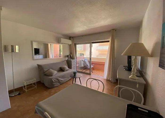 : Avec Piscine, Parking, Climatisation Et Terrasse - Fr-1-226-294 Сент-Максім