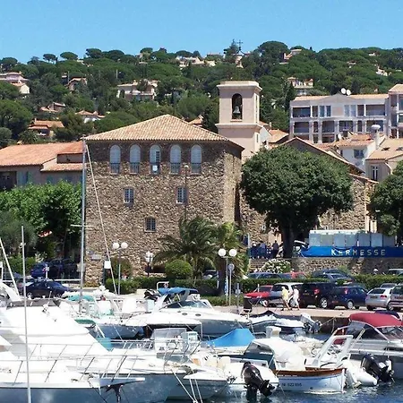 : Avec Piscine, Parking, Climatisation Et Terrasse - Fr-1-226-294 Apartment *