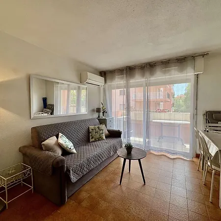 : Avec Piscine, Parking, Climatisation Et Terrasse - Fr-1-226-294 Сент-Максім