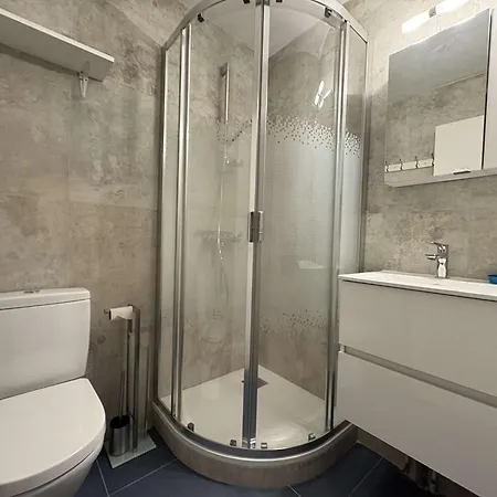 Апартаменти : Avec Piscine, Parking, Climatisation Et Terrasse - Fr-1-226-294