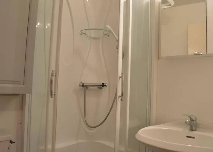 : Avec Piscine, Parking, Climatisation Et Terrasse - Fr-1-226-294 Apartment